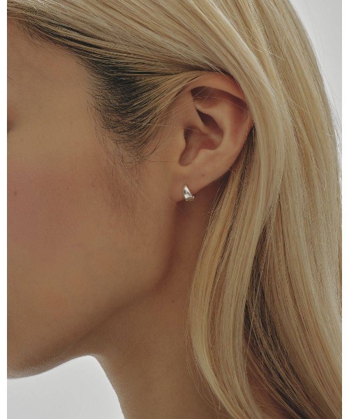TODAYFUL(トゥデイフル)の「Petit Curvy Pierce(Silver925) 12690903(ネックレス・メンズ・ゴールド/シルバー・FREE)」の2枚目の写真