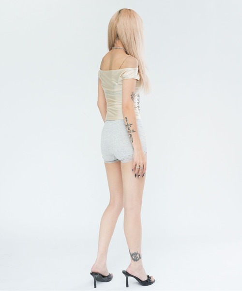 dollslutz(ドルズラッツ)の「【dollslutz】nude hourglass top/【ドルズラッツ】ヌーディーサテントップス(Tシャツ/カットソー・レディース・ブラック/アイボリー・FREE)」の12枚目の写真