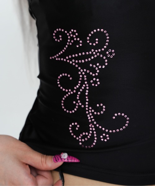 dollslutz(ドルズラッツ)の「【dollslutz】nude hourglass top/【ドルズラッツ】ヌーディーサテントップス(Tシャツ/カットソー・レディース・ブラック/アイボリー・FREE)」の4枚目の写真