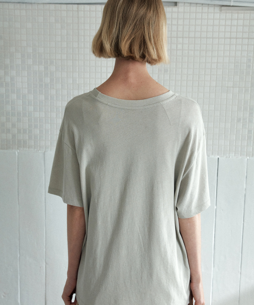 YURT(ユルト)の「DEMI Tシャツ デミ 半袖Tシャツ_2COLOR(Tシャツ/カットソー・レディース・ネイビー/ライトカーキ・FREE)」の4枚目の写真