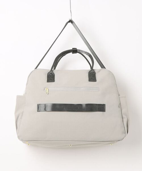 anello(アネロ)の「大容量 撥水ポリエステル 2WAY ボストンバッグ ショルダーベルト付き MARTシリーズ(ボストンバッグ・レディース・グレー/ブラック/グレイッシュベージュ・FREE)」の5枚目の写真