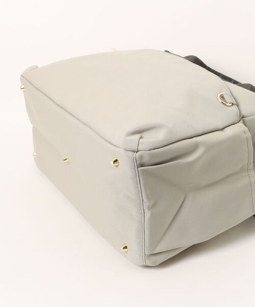 anello(アネロ)の「大容量 撥水ポリエステル 2WAY ボストンバッグ ショルダーベルト付き MARTシリーズ(ボストンバッグ・レディース・グレー/ブラック/グレイッシュベージュ・FREE)」の6枚目の写真
