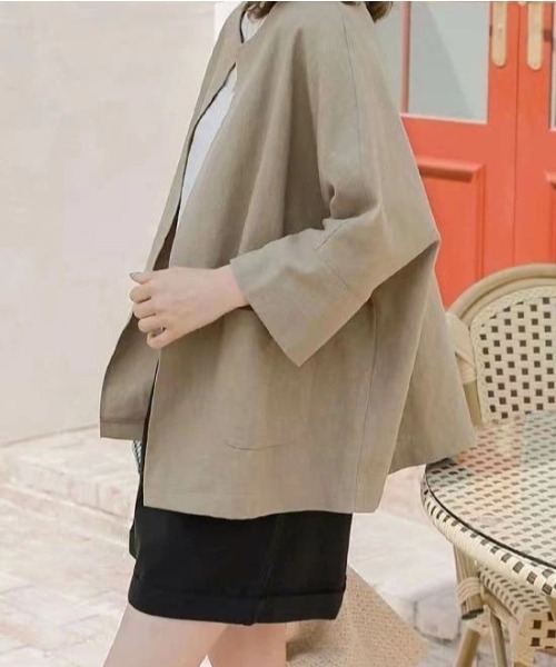 CHUL(チュル)の「ノーカラーハーフスリーブジャケット(ノーカラージャケット・レディース・ベージュ/ネイビー・MEDIUM/LARGE)」の3枚目の写真
