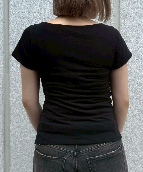 Chikashitsu +(チカシツプラス)の「【Chikashitsu +】Manny Short-Sleeve Button T-shirt / 【チカシツプラス】メニーショートスリーブボタン半袖Tシャツ(Tシャツ/カットソー・レディース・ホワイト/ブラック・ONE SIZE)」の5枚目の写真