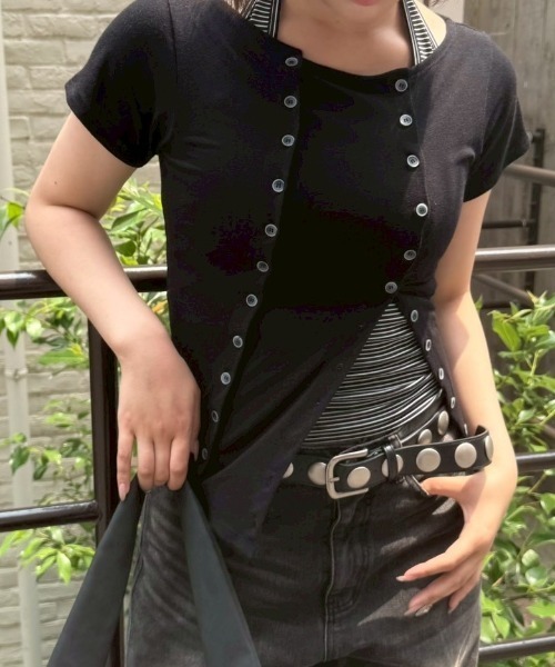 Chikashitsu +(チカシツプラス)の「【Chikashitsu +】Manny Short-Sleeve Button T-shirt / 【チカシツプラス】メニーショートスリーブボタン半袖Tシャツ(Tシャツ/カットソー・レディース・ホワイト/ブラック・ONE SIZE)」の3枚目の写真