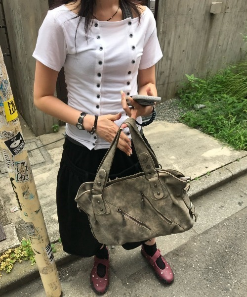 Chikashitsu +(チカシツプラス)の「【Chikashitsu +】Manny Short-Sleeve Button T-shirt / 【チカシツプラス】メニーショートスリーブボタン半袖Tシャツ(Tシャツ/カットソー・レディース・ホワイト/ブラック・ONE SIZE)」の15枚目の写真