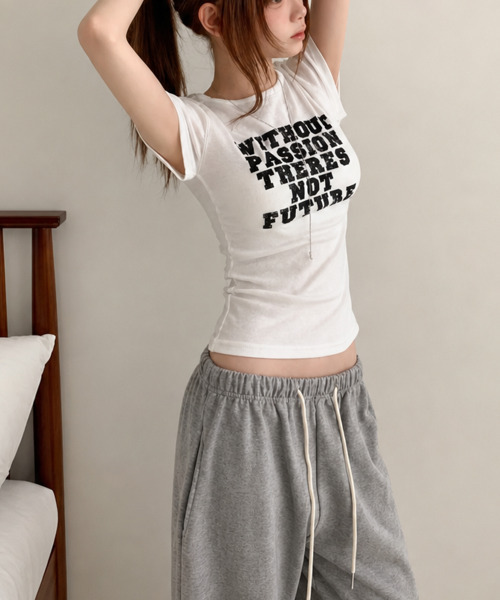 VIVID LADY(ビビッドレディー)の「英字プリント 半袖Tシャツ(Tシャツ/カットソー・レディース・グレー/アイボリー/パープル/ブラック・FREE)」の7枚目の写真