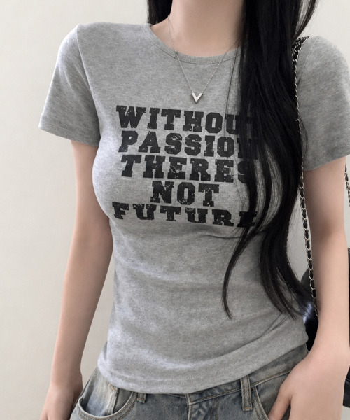 VIVID LADY(ビビッドレディー)の「英字プリント 半袖Tシャツ(Tシャツ/カットソー・レディース・グレー/アイボリー/パープル/ブラック・FREE)」の9枚目の写真