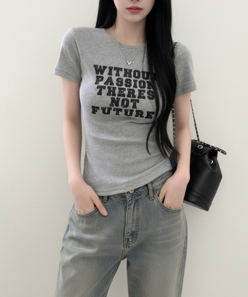 VIVID LADY(ビビッドレディー)の「英字プリント 半袖Tシャツ(Tシャツ/カットソー・レディース・グレー/アイボリー/パープル/ブラック・FREE)」の11枚目の写真