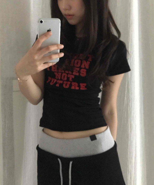 VIVID LADY(ビビッドレディー)の「英字プリント 半袖Tシャツ(Tシャツ/カットソー・レディース・グレー/アイボリー/パープル/ブラック・FREE)」の16枚目の写真