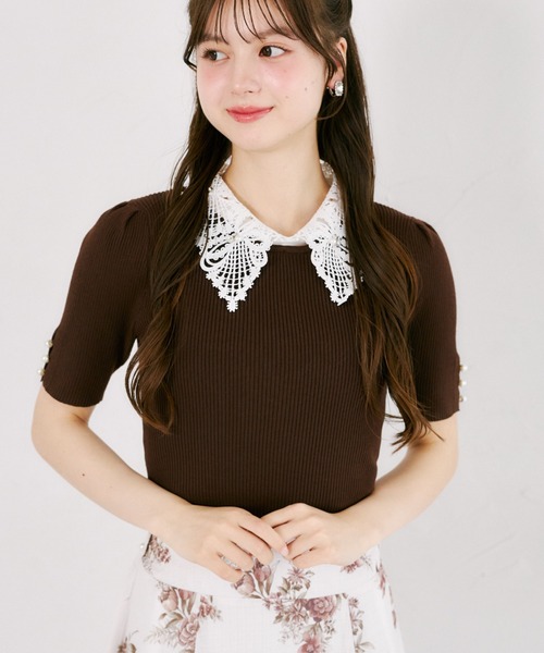 tocco closet(トッコ クローゼット)の「ビジューパール2WAYリボンレース襟付きリブニットプルオーバー(ニット/セーター・レディース・ブラック/ブラウン/チャコールグレー・M)」の3枚目の写真