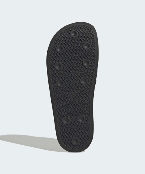 adidas（アディダス）の「アディレッタ サンダル / Adilette Slides / アディダスオリジナルス adidas Originals（サンダル・レディース・ブラック・28.5cm/27.5cm/26.5cm/25.5cm/24.5cm/23.5cm/22.5cm）」の3枚目の写真