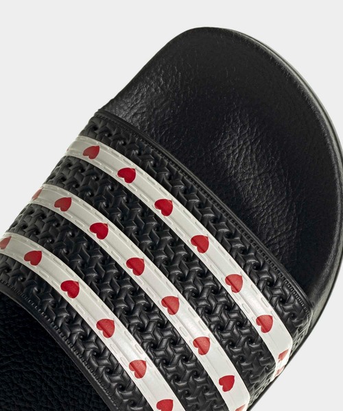 adidas（アディダス）の「アディレッタ サンダル / Adilette Slides / アディダスオリジナルス adidas Originals（サンダル・レディース・ブラック・28.5cm/27.5cm/26.5cm/25.5cm/24.5cm/23.5cm/22.5cm）」の7枚目の写真