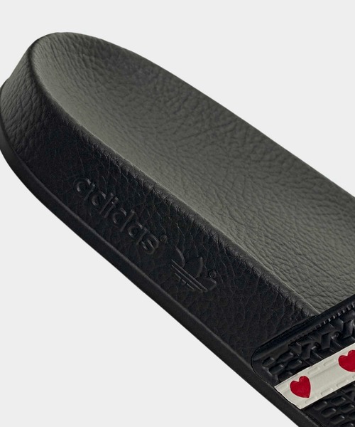adidas（アディダス）の「アディレッタ サンダル / Adilette Slides / アディダスオリジナルス adidas Originals（サンダル・レディース・ブラック・28.5cm/27.5cm/26.5cm/25.5cm/24.5cm/23.5cm/22.5cm）」の8枚目の写真