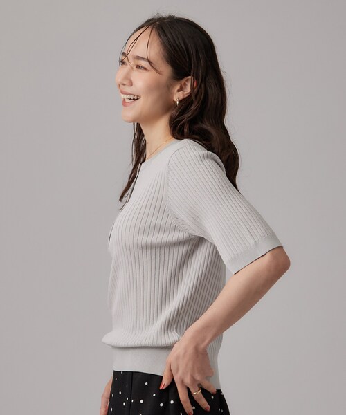 SHOO・LA・RUE(シューラルー)の「【S-LL】抜け感ある着こなしに ヘンリーネック リブニット(ニット/セーター・レディース・ライトグレー/ライトブルー/ブラック・01/02/03/04)」の10枚目の写真