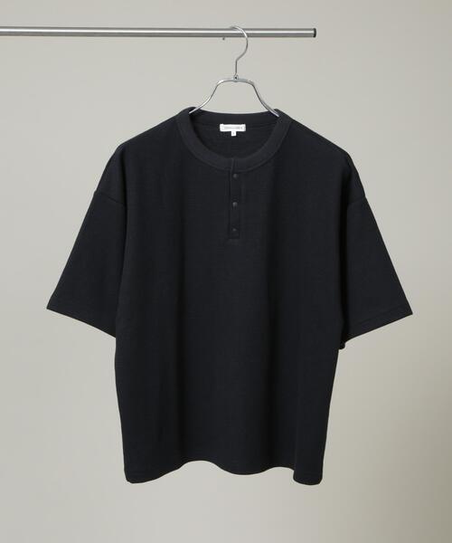 NANO universe(ナノユニバース)の「NORMANBROS/ショート丈ワッフルヘンリーネックTシャツ 半袖(Tシャツ/カットソー・メンズ・オフホワイト/ブラック・M/L)」の2枚目の写真
