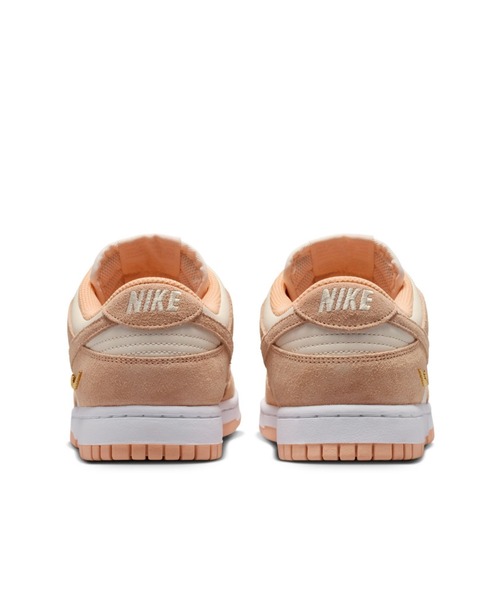 NIKE（ナイキ）の「ナイキ ダンク LOW スエード ウィメンズシューズ / Nike Dunk Low Suede Women's Shoes IO4244-800 Sunset Haze（スニーカー・レディース・オレンジ系その他2・23.5/25/24.5/24/23/22.5/26/25.5）」の6枚目の写真