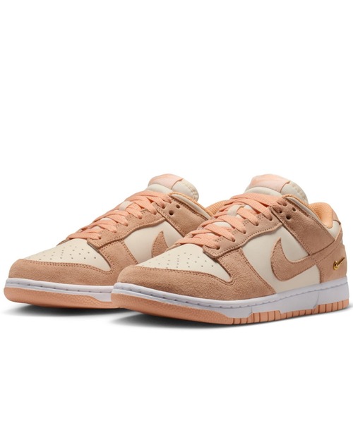 NIKE（ナイキ）の「ナイキ ダンク LOW スエード ウィメンズシューズ / Nike Dunk Low Suede Women's Shoes IO4244-800 Sunset Haze（スニーカー・レディース・オレンジ系その他2・23.5/25/24.5/24/23/22.5/26/25.5）」の5枚目の写真
