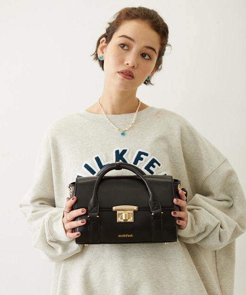 MILKFED.(ミルクフェド)の「2WAY TOP HANDLE BAG(ショルダーバッグ・レディース・グリーン/ブラック/ブラウン・ONE SIZE)」の2枚目の写真