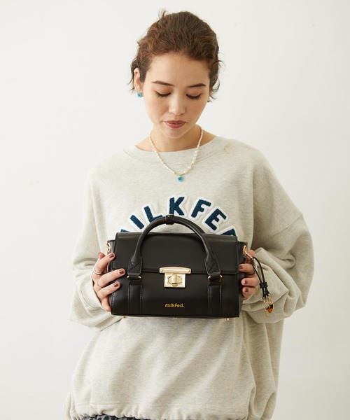 MILKFED.(ミルクフェド)の「2WAY TOP HANDLE BAG(ショルダーバッグ・レディース・グリーン/ブラック/ブラウン・ONE SIZE)」の4枚目の写真