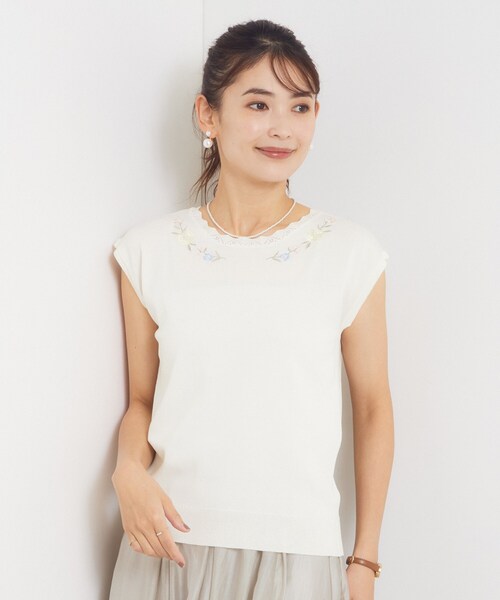 ITS'DEMO(イッツデモ)の「スカラップ刺繍ニット(Tシャツ/カットソー・レディース・ベビーピンク/ネイビー/アイボリー・00)」の1枚目の写真