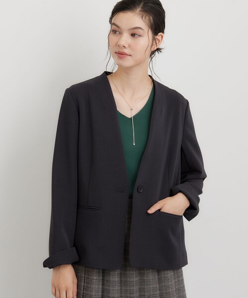 THE SHOP TK （ザ ショップ ティーケー ）の「【セットアップ可】ビジネスノーカラージャケット（ノーカラージャケット・レディース・スミクロ/ブラウン系その他・12/13）」の11枚目の写真