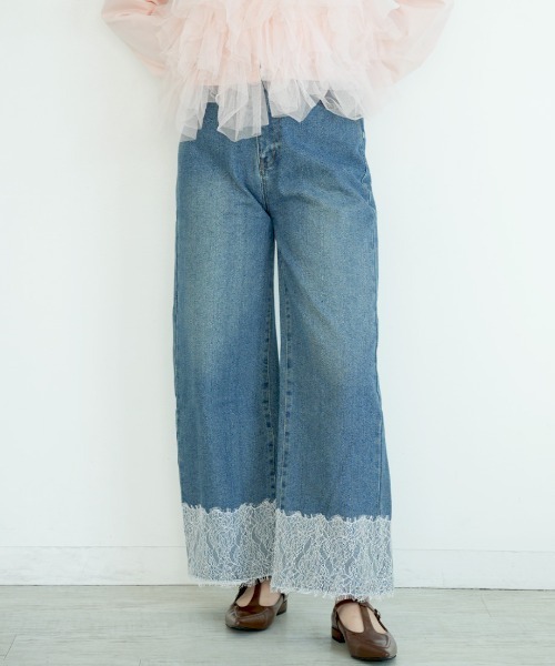 Nulli(ヌリ)の「レースヘムワイドデニムパンツ(デニムパンツ・レディース・ブラック/ブルー・SMALL/MEDIUM)」の1枚目の写真