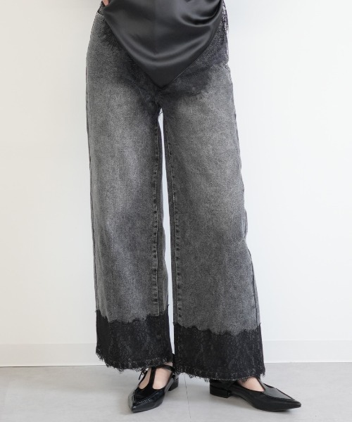 Nulli(ヌリ)の「レースヘムワイドデニムパンツ(デニムパンツ・レディース・ブラック/ブルー・SMALL/MEDIUM)」の2枚目の写真
