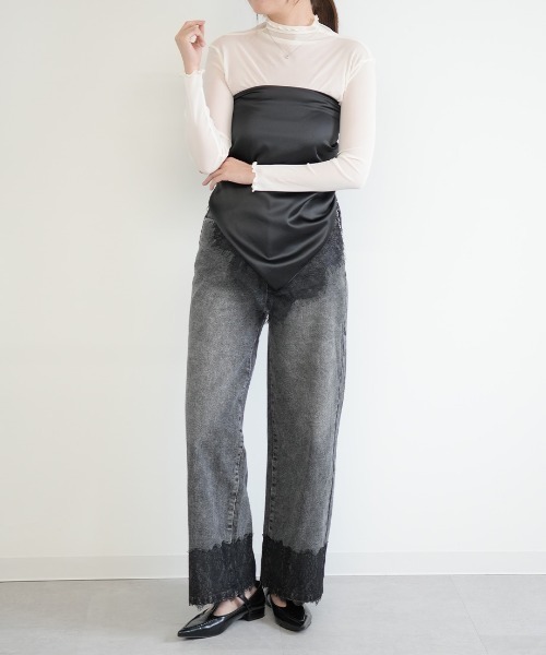 Nulli(ヌリ)の「レースヘムワイドデニムパンツ(デニムパンツ・レディース・ブラック/ブルー・SMALL/MEDIUM)」の14枚目の写真