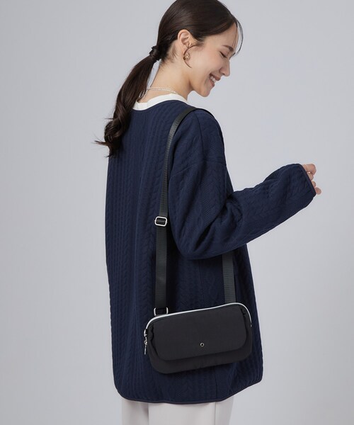 SHOO・LA・RUE(シューラルー)の「【撥水】お財布ショルダーバッグ(ショルダーバッグ・レディース・ライトパープル/ブラック/ナチュラル・00)」の4枚目の写真