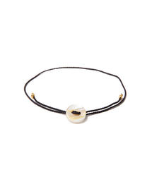 BEAMS JAPAN（ビームス　ジャパン）の「【別注】神保真珠商店 / びわ湖真珠 貝ボタン ブレスレット 丸型（ブレスレット）」