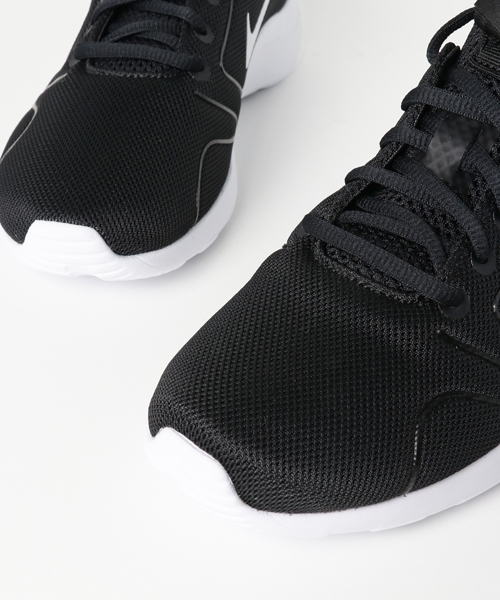 NIKE（ナイキ）の「【NIKE】ナイキ ウイメンズ カイシ 2.0              （スニーカー・レディース・ブラック/ホワイト・23.5cm/24.5cm）」の6枚目の写真