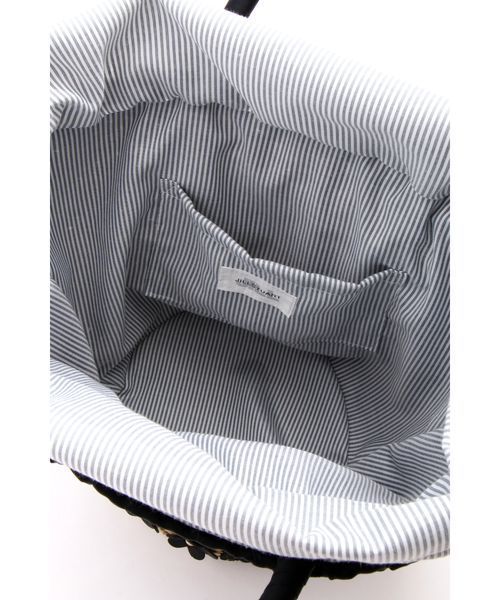 JILL by JILL STUART（ジルバイジルスチュアート）の「【CanCam 6月号掲載　まいさん着用アイテム】FLOWER BASKET（かごバッグ・レディース・ブラック/ホワイト/ブラック系その他・ﾌﾘ-）」の7枚目の写真