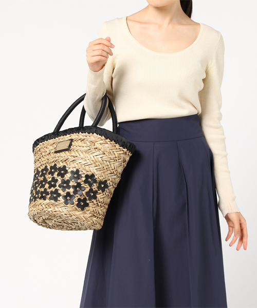 JILL by JILL STUART（ジルバイジルスチュアート）の「【CanCam 6月号掲載　まいさん着用アイテム】FLOWER BASKET（かごバッグ・レディース・ブラック/ホワイト/ブラック系その他・ﾌﾘ-）」の9枚目の写真