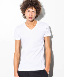 AKM Contemporary(エイケイエムコンテンポラリー)エンボスロゴVネック 半袖Tシャツ