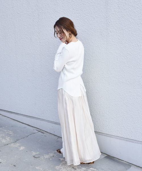 SHIPS(シップス)の「バックスリットテレコプルオーバー◇(Tシャツ/カットソー・レディース・ホワイト/ダークグレー/ベージュ/ブルー・ONE SIZE)」の6枚目の写真