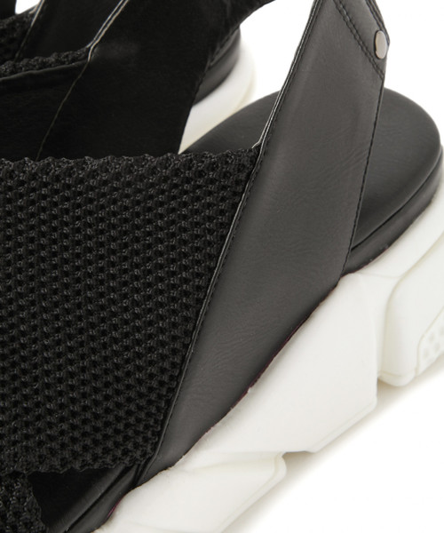 BAYFLOW（ベイフロー）の「メッシュスポーツサンダル（サンダル・レディース・ブラック/ベージュ・SMALL/MEDIUM）」の19枚目の写真