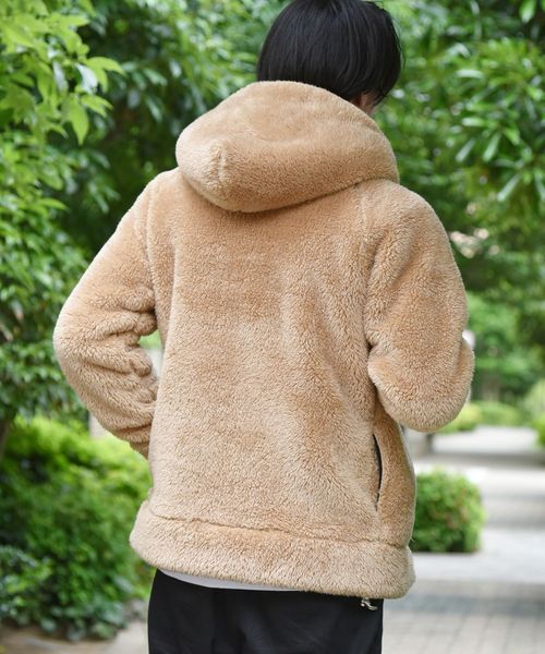 Champion(チャンピオン)の「Champion×SHIPS: 別注 シェルパフリース ラグランフーディージャケット(パーカ)(ブルゾン・メンズ・チャコールグレー/キャメル/ブラック/ネイビー・MEDIUM/X-LARGE/SMALL/LARGE)」の19枚目の写真