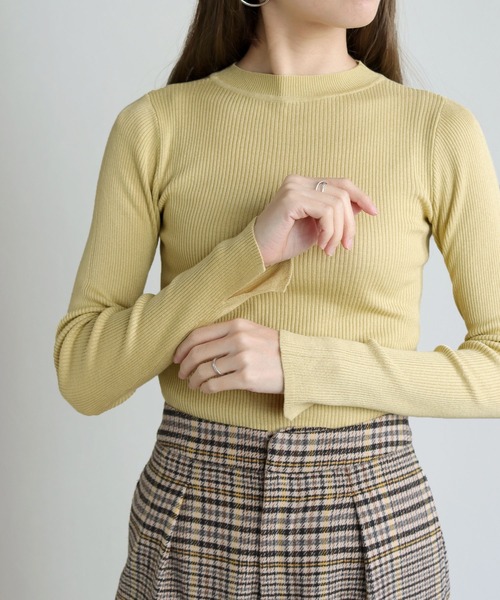 HER CLOSET（ハークローゼット）の「(入荷無し)【shemoshelly】袖スリットロングスリーブクルーネックリブニット（ニット/セーター・レディース・ライトグレー/ブラック/オフホワイト/ラベンダー/グリーン系その他/イエロー系その他・M）」の6枚目の写真