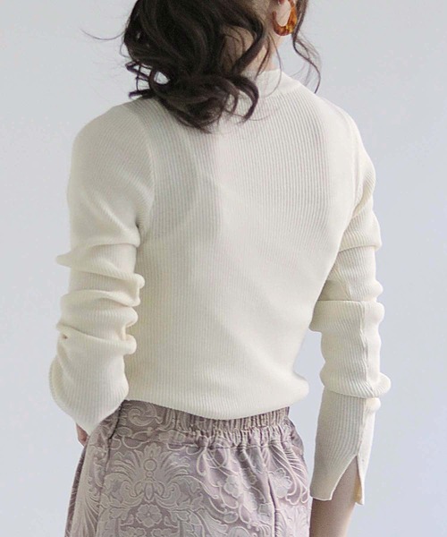 HER CLOSET（ハークローゼット）の「(入荷無し)【shemoshelly】袖スリットロングスリーブクルーネックリブニット（ニット/セーター・レディース・ライトグレー/ブラック/オフホワイト/ラベンダー/グリーン系その他/イエロー系その他・M）」の15枚目の写真