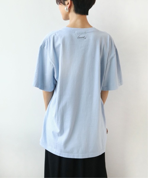 JOURNAL STANDARD relume（ジャーナルスタンダード　レリューム）の「5.6oz【GODLIS/ゴドリス】PHOTO Tシャツ◆（Tシャツ/カットソー・レディース・ホワイト/ベージュ/ブルー・LARGE/SMALL）」の4枚目の写真