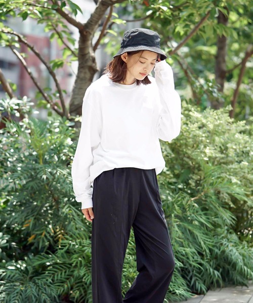 HANES（ヘインズ）の「【Hanes/ヘインズ】Beffy ロンT ビーフィー  無地　ユニセックス クルーネック（Tシャツ/カットソー・メンズ・ホワイト・SMALL/MEDIUM/LARGE/X-LARGE）」の2枚目の写真