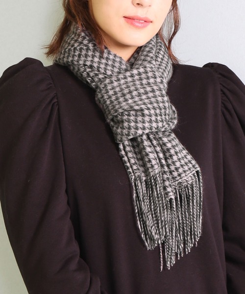 sankyo shokai(サンキョウショウカイ)の「カシミヤ100%マフラー(マフラー・レディース・ピンク/オレンジ/ハウンドトゥース/アイボリー・FREE)」の4枚目の写真