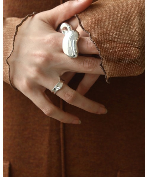 TODAYFUL（トゥデイフル）の「メタルキューブリング（Silver925)（リング・レディース・シルバー/ゴールド・#9/#11）」の4枚目の写真