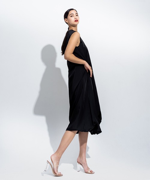 JENNE(ジェンヌ)の「立体ボリュームリッチワンピース(ワンピース・レディース・ブラック/ホワイト・SMALL/MEDIUM/LARGE)」の6枚目の写真