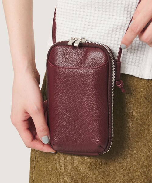 BEAUTY&YOUTH UNITED ARROWS（ビューティーアンドユースユナイテッドアローズ）の「レザー ジップスリム ウォレットショルダー（財布・レディース・ブラック/ライトグレー/ブラウン/シルバー/ライム/ライラック/オフホワイト/ケリーグリーン/オレンジ/イエロー/グレー/ゴールド/ピンク/モカ/ターコイズブルー/レッド/オリーブ/ワイン・FREE）」の15枚目の写真