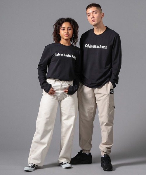 Calvin Klein(カルバン・クライン)の「ワードマーク クルーネック ロングスリーブ Tシャツ(Tシャツ/カットソー・メンズ・ブラック/ホワイト・S/M/L/XL)」の4枚目の写真