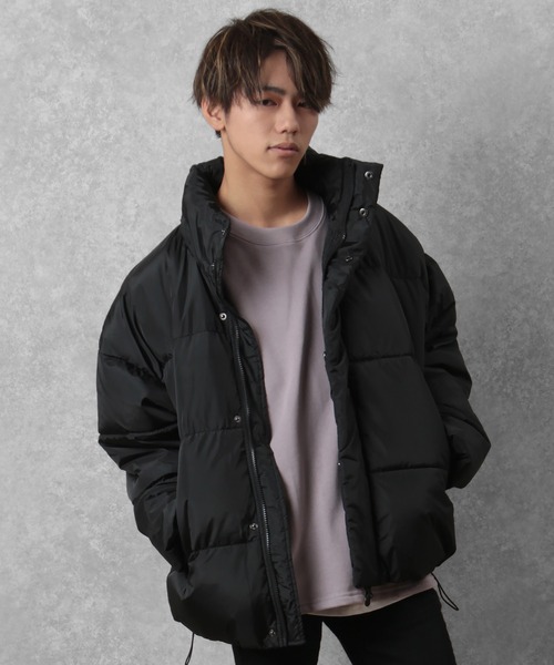 make a ray!（メイク ア レイ！）の「オーバーサイズ スタンドカラー ファイバーダウン ショートジャケット（ダウンジャケット/コート・メンズ・グレー/ブラック/オフホワイト・M/L）」の9枚目の写真