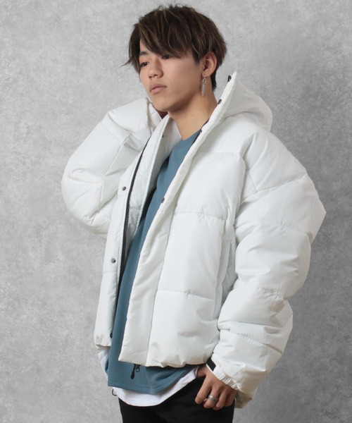 make a ray!（メイク ア レイ！）の「オーバーサイズ スタンドカラー ファイバーダウン ショートジャケット（ダウンジャケット/コート・メンズ・グレー/ブラック/オフホワイト・M/L）」の7枚目の写真