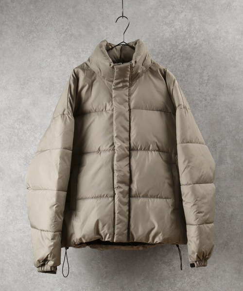 make a ray!（メイク ア レイ！）の「オーバーサイズ スタンドカラー ファイバーダウン ショートジャケット（ダウンジャケット/コート・メンズ・グレー/ブラック/オフホワイト・M/L）」の6枚目の写真